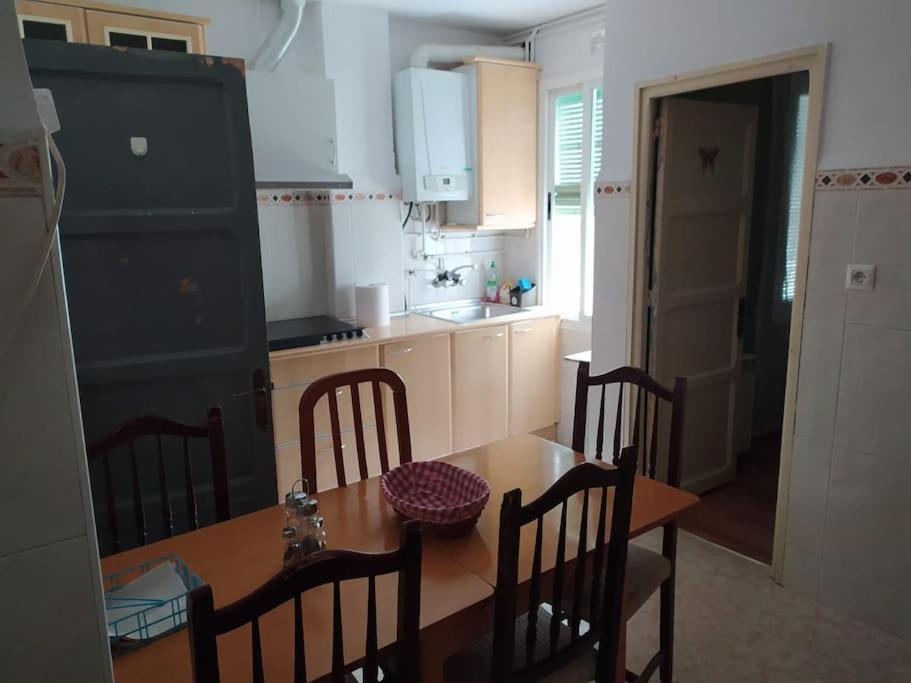 Amplio Piso En Centro Con Balcon Lejlighed Cuenca  Eksteriør billede